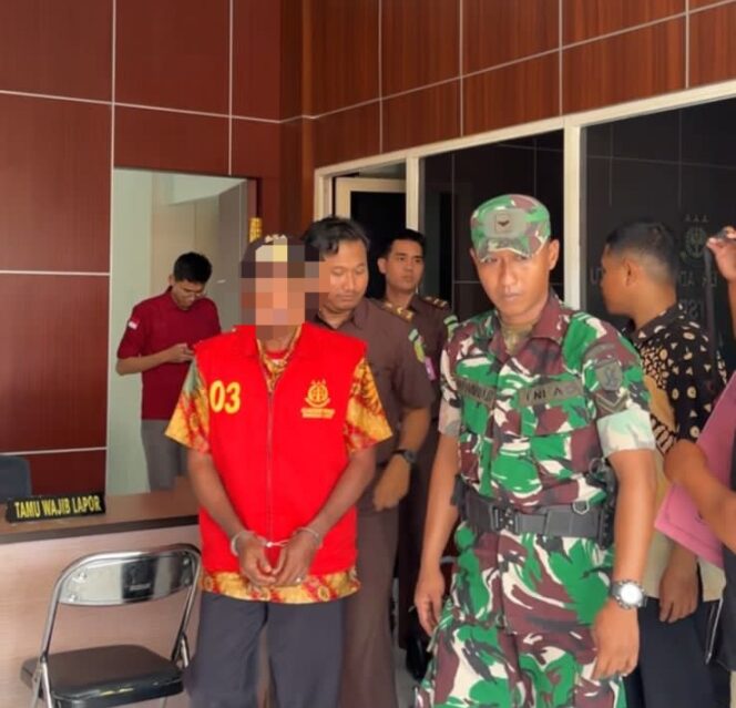 
					Kepala Desa aktif Kokudang, Bokan Kepulauan Ditetapkan sebagai tersangka (dok.Kejari Banggai Laut)