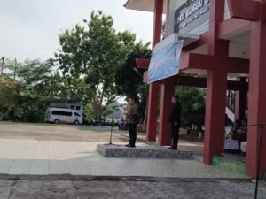 Wabup Ablit saat menyampaikan amanat pembina pada peringatan hari desa nasional 2026 (Foto: Nomo/BanggaiTerkini)