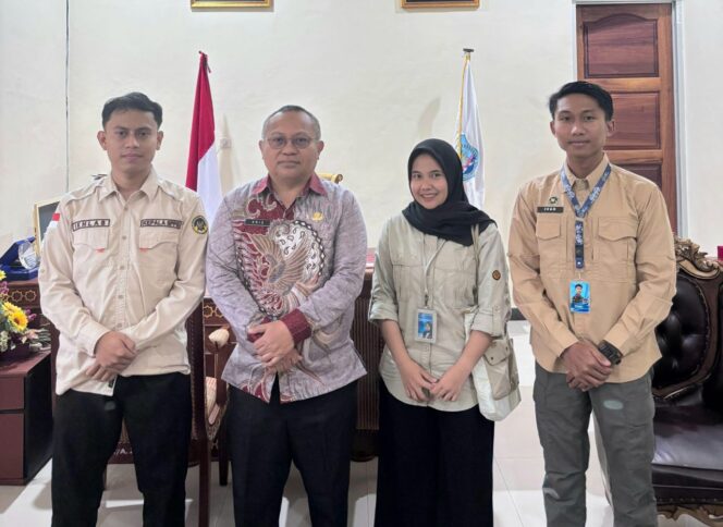 
					Sekda Aris Susanto bersama Korwil BGN Banggai Kepulauan (Ist)