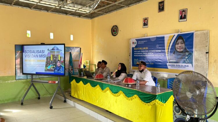 SMP Negeri 2 Banggai Gelar Sosialisasi Visi Misi dan Tes Kompetensi Akademik Bersama Orang Tua Siswa