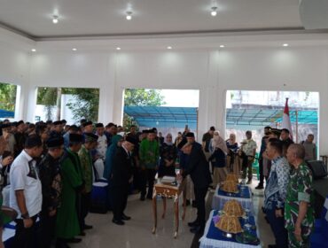 Bupati Sofyan melantik Saiful U. Usuria sebagai Sekretaris Daerah (Foto : Nomo/BanggaiTerkini)