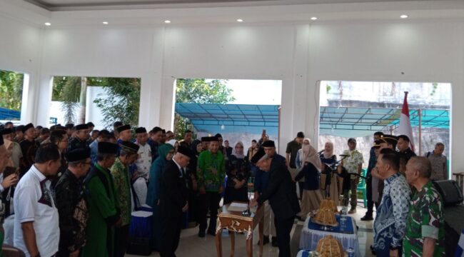 Bupati Sofyan melantik Saiful U. Usuria sebagai Sekretaris Daerah (Foto : Nomo/BanggaiTerkini)