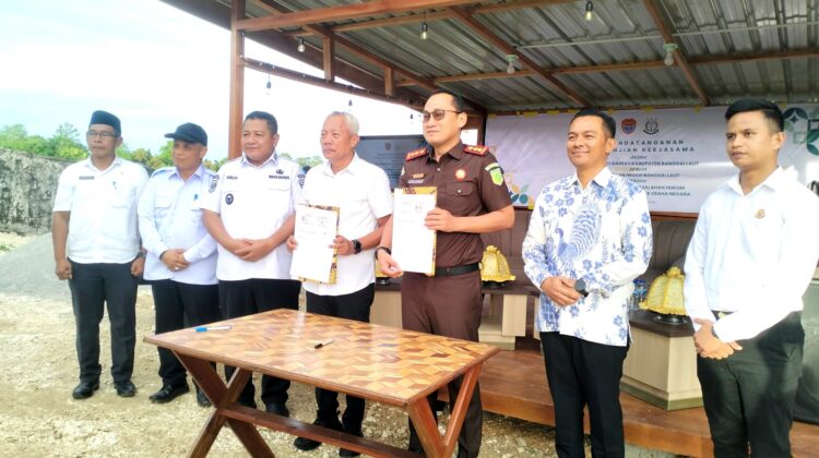 Pemkab Banggai Laut–Kejari Banggai Laut Teken MoU, Perkuat Kerjasama Perdata dan TUN