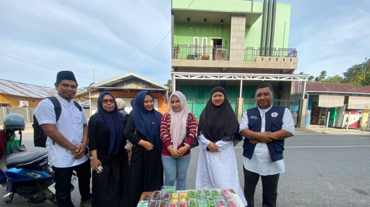 Diskominfo Banggai Laut Berbagi Takjil di Bulan Ramadhan 1447 Hijriyah