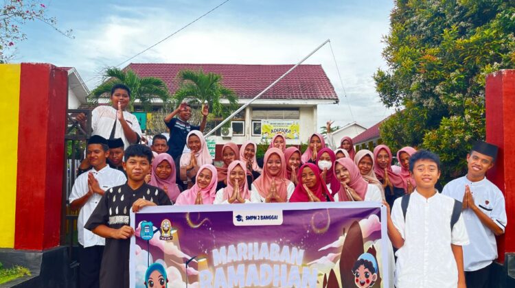 Berkah Ramadan, SMP Negeri 2 Banggai Berbagi Takjil dan Buka Puasa Bersama
