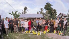 Yayasan Inovasi Muda Mandiri Banggai Laut bagikan sembako (Ist)