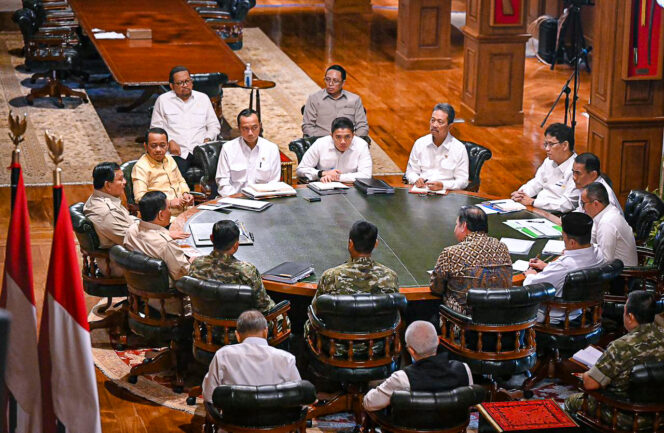 
					Presiden Prabowo Gelar Pertemuan Strategis di Hambalang Bahas Pangan, Energi, dan Idulfitri