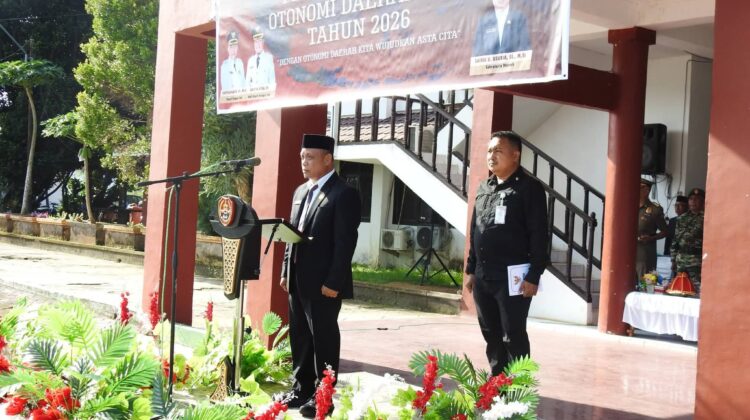 Sekda Saiful U. Usuria Pimpin Upacara Peringatan Hari Otonomi Daerah ke-30 Tahun