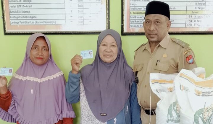 Alhamdulillah! Pemdes Kasuari Bokan Salurkan Bantuan Pangan untuk 133 KPM