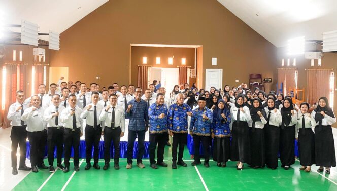 
					Penutupan Latsar CPNS, Bupati Sofyan Kaepa Tekankan Disiplin ASN