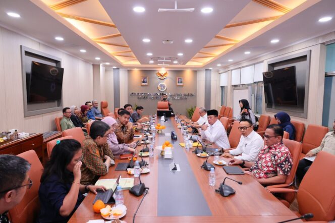 
					Dukung Pembangunan Permukiman Hunian Vertikal dan Kota Satelit, Menteri Nusron: Siapkan Penyediaan Lahan di Berbagai Wilayah