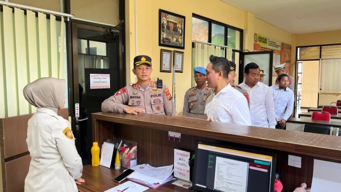 
					Sat Intelkam Polres Banggai Dapat Apresiasi : Pelayanan Prima & SKCK Full Online
