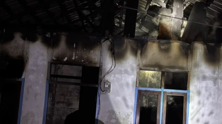 Gara-Gara Charger HP, Satu Rumah Warga di Salakan Hangus Terbakar