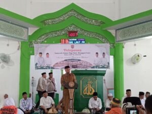 Bupati Banggai Laut saat melepas 65 orang calon jemaah haji Banggai Laut (BanggaiTerkini)