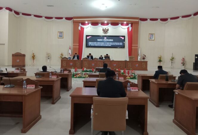 
					Wakil Ketua DPRD Jamaludin R. Bunsiang Pimpin Paripurna Pembahasan Dua Raperda