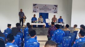 Bupati Sofyan Kaepa saat sambutan pada pelepesan Kafilah MTQ Banggai Laut (Foto : Ist)