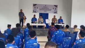 Bupati Sofyan Kaepa saat sambutan pada pelepesan Kafilah MTQ Banggai Laut (Foto : Ist)