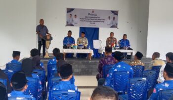 Bupati Sofyan Kaepa saat sambutan pada pelepesan Kafilah MTQ Banggai Laut (Foto : Ist)