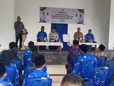 Bupati Sofyan Kaepa saat sambutan pada pelepesan Kafilah MTQ Banggai Laut (Foto : Ist)