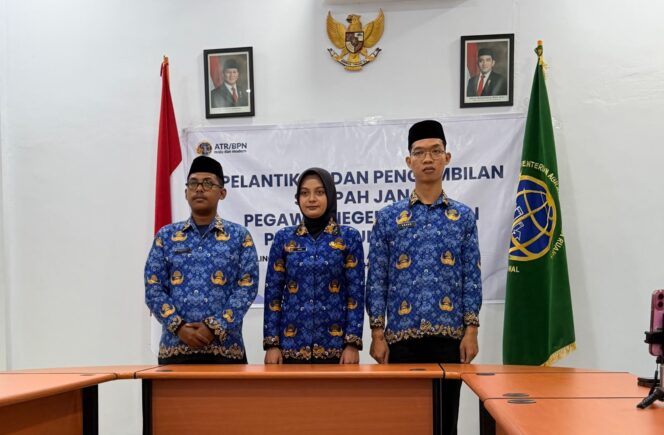 
					3 ASN Kantah Banggai Laut Dikukuhkan Melaui Sumpah dan Pelantikan