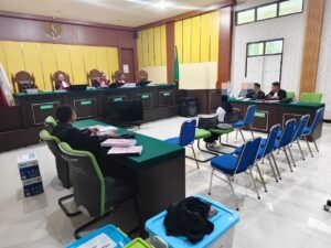 Suasana persidangan pada perkara korupsi PDAM Banggai Laut di PN Palu (Foto : Kejaksaan Negeri Banggai Laut)
