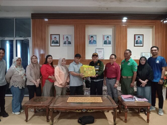 
					Pemda Banggai Laut Serahkan Ribuan Batang Rokok Ilegal ke Bea Cukai Luwuk
