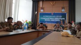 Sekda Saiful U.Usuria bersama Kapolsek Banggai dan sejumlah kepala OPD melakukan Konferensi pers (Foto : BanggaiTerkini)