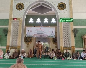 Sekda Saiful U.Usuria sambutan saat menyambut kedatangan jamaah haji asal Banggai Laut (Foto: BanggaiTerkini)