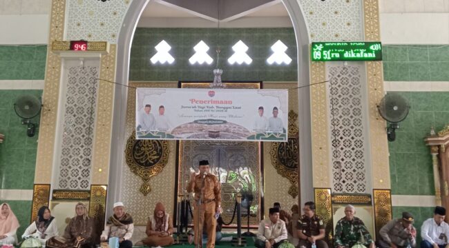 Sekda Saiful U.Usuria sambutan saat menyambut kedatangan jamaah haji asal Banggai Laut (Foto: BanggaiTerkini)