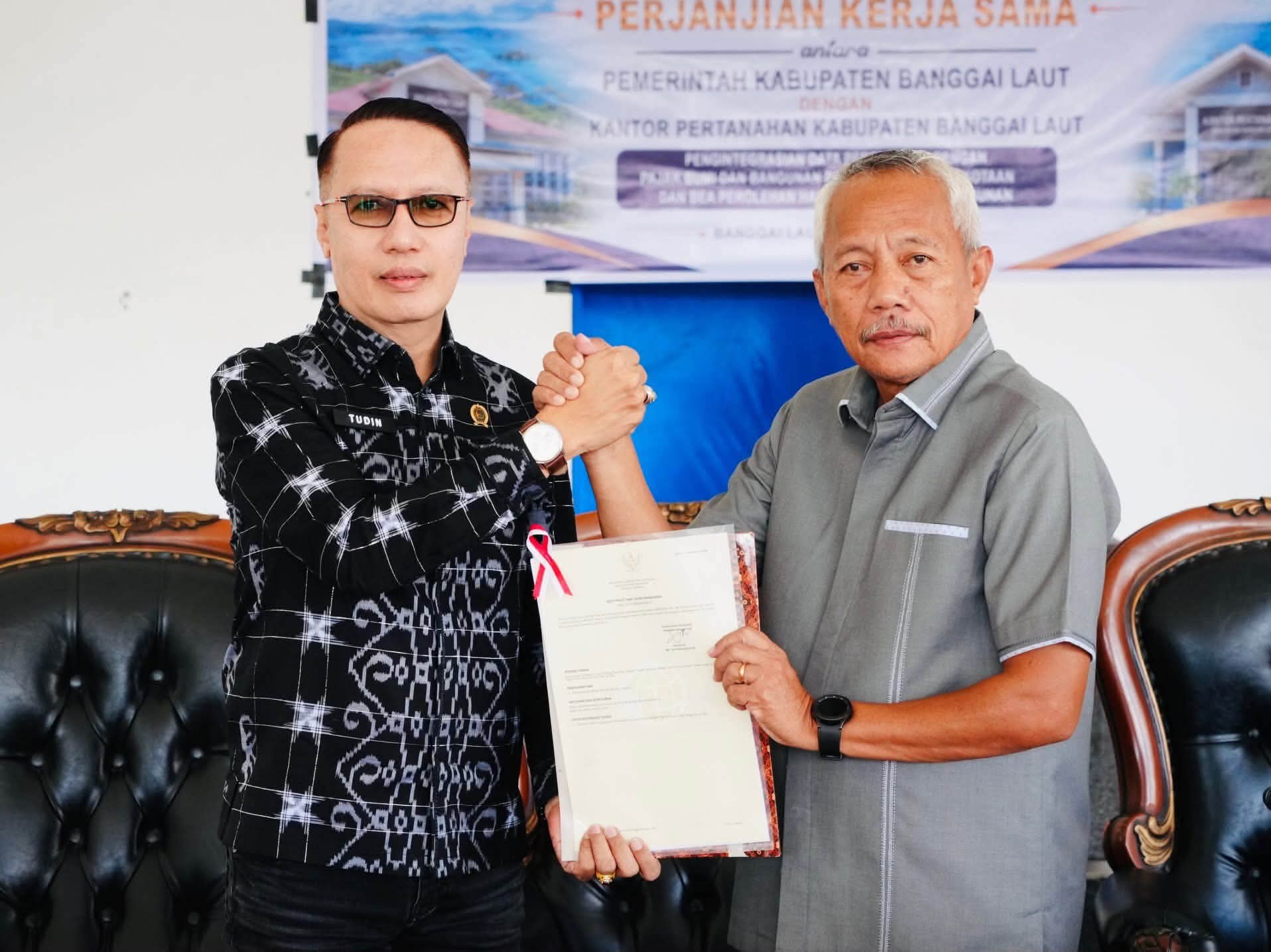 Mantap! Berikan Kepastian Hukum Hak Atas Tanah, Bupati Sofyan Teken MoU Bersama Pertanahan Banggai Laut