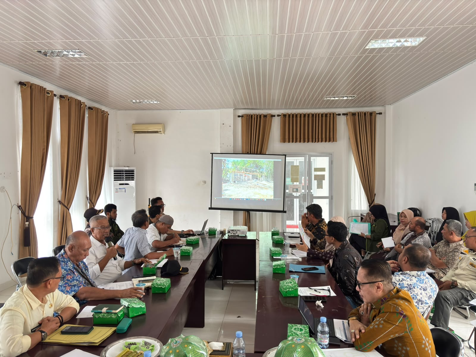 Perkuat Pelaksanaan Tata Ruang: Kantor Pertanahan Banggai Laut Ikuti Rapat FPR