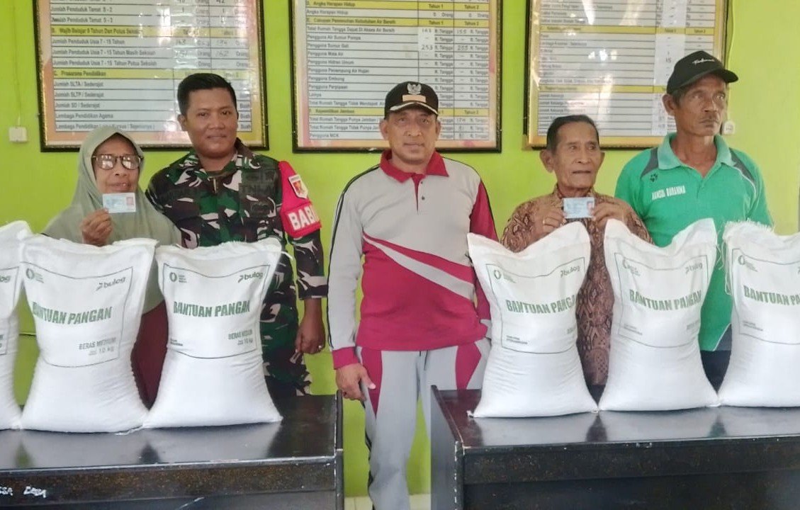 Alhamdulillah! Pemdes Kasuari Salurkan Bantuan Beras Pangan Periode Juli-September