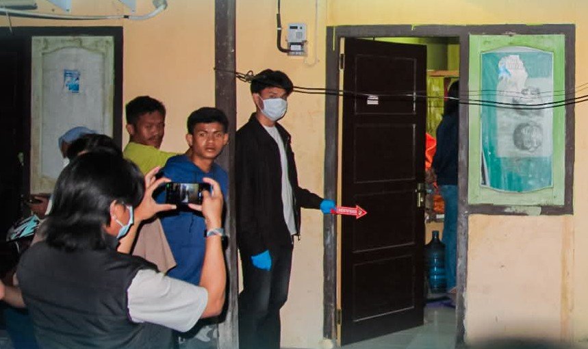 Polisi melakukan olah TKP. FOTO : Polresta Banggai 