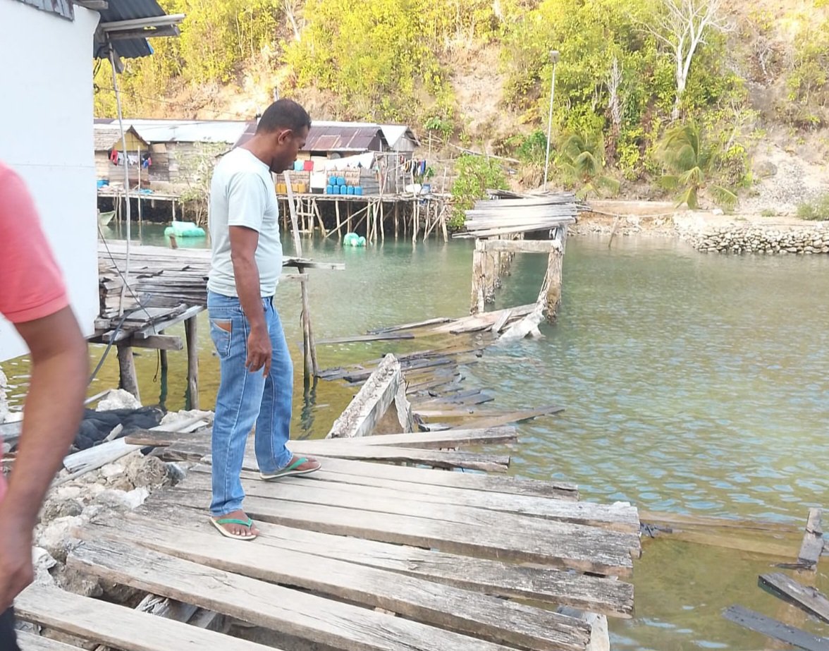 Jembatan Penghubung di Dusun III Kokudang Rubuh, Akses Warga Terputus