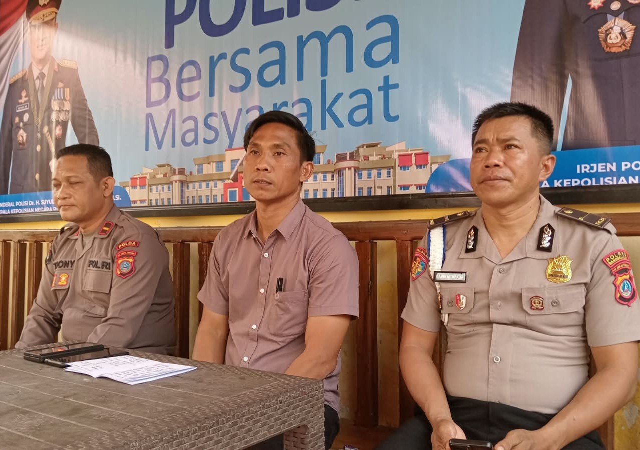 Kasat Reskrim Polres Banggai Laut Iptu I Kadek Putra Trisnawa saat diwawancarai awak media. FOTO : Nomo/ BanggaiTerkini